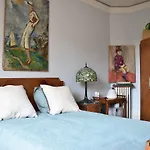 3 Bedroom Flat At The Foot Of Bon Marche