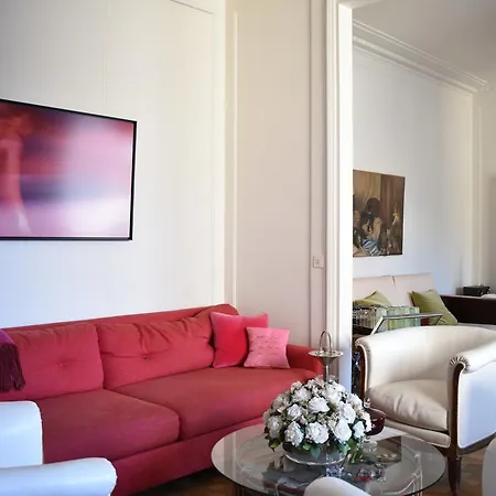 3 Bedroom Flat At The Foot Of Bon Marche Apartment Paris