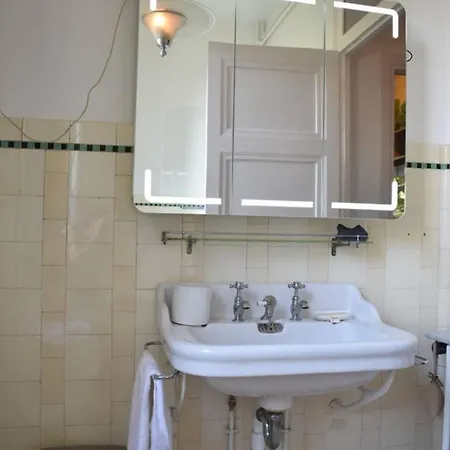 3 Bedroom Flat At The Foot Of Bon Marche