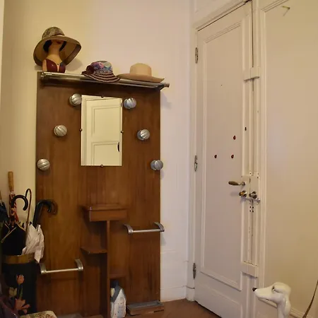 3 Bedroom Flat At The Foot Of Bon Marche Apartment