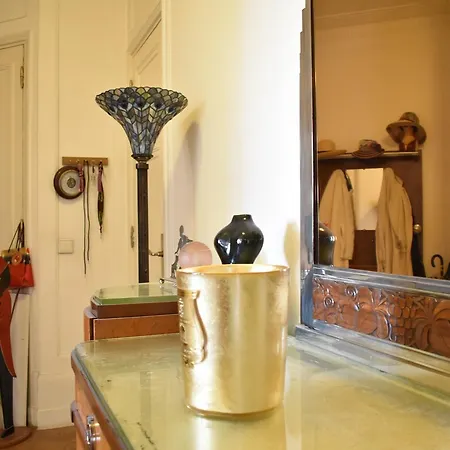 3 Bedroom Flat At The Foot Of Bon Marche Apartment